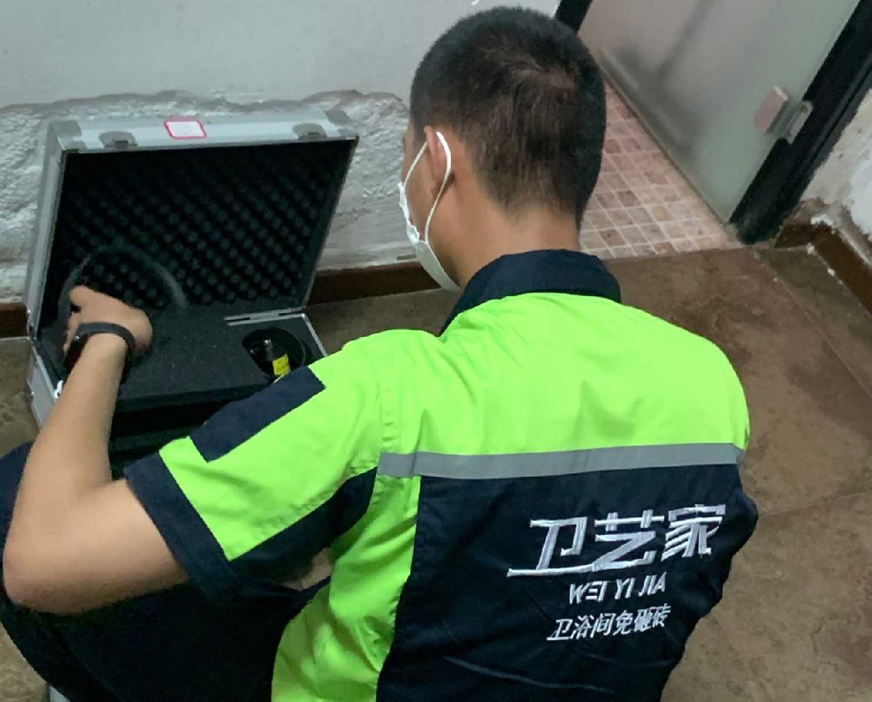 无锡附近防水补漏师傅电话号码，24小时上门维修服务